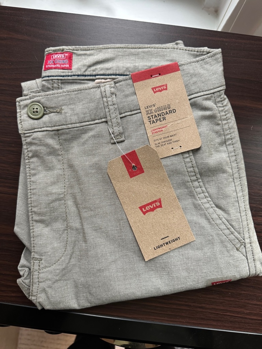 Levi's Men’s Standard Taper Leg Chinos in Light Olive Green